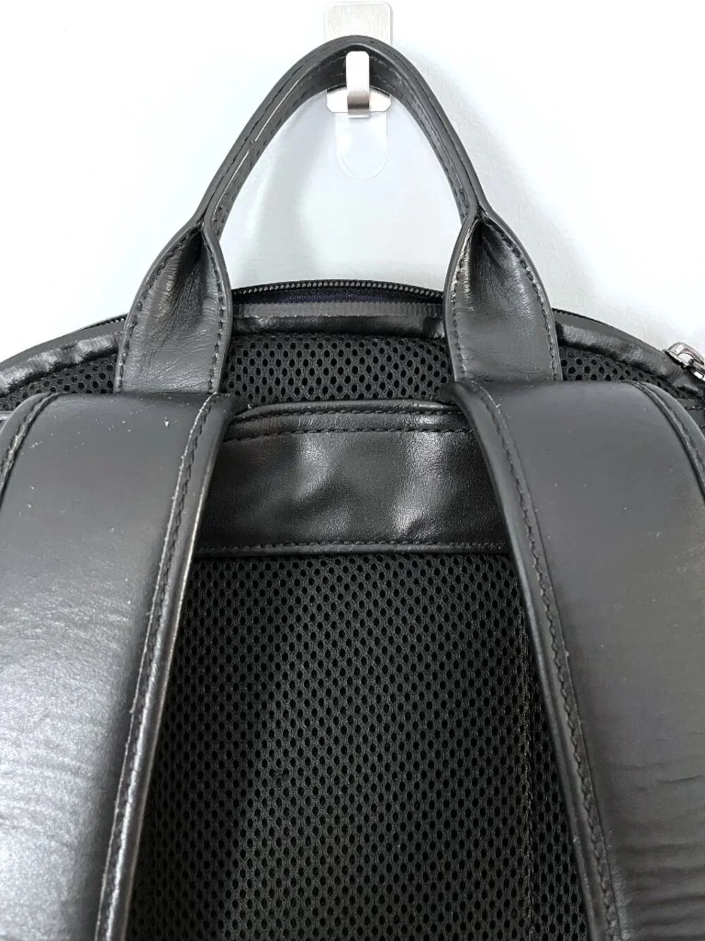 ISM The Backpack Commuter (Black) Large
